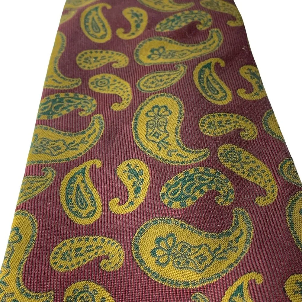 PAUL STUART 100% Silk Burgundy Gold Tip Paisley Tie‎ Made in England